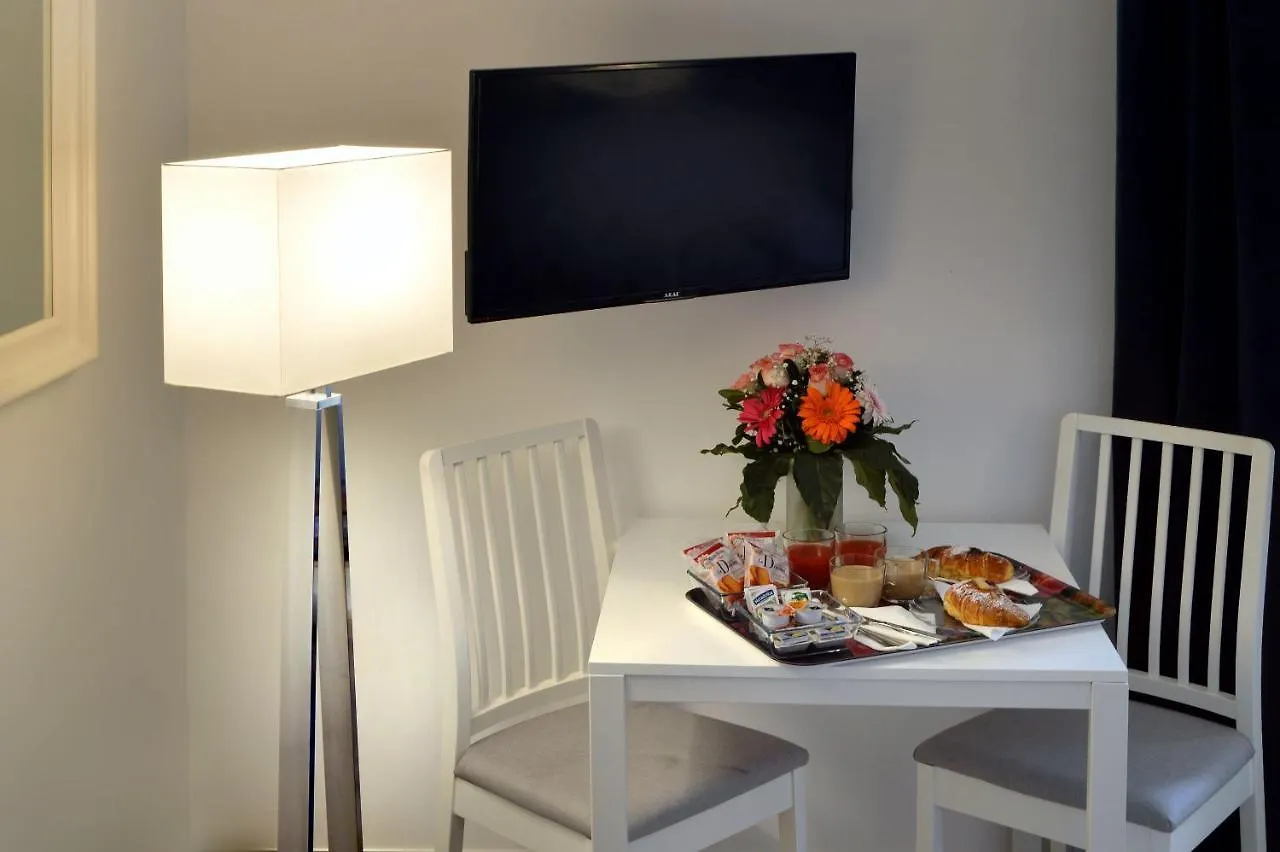 Bed & Breakfast La Locanda Dell'Arte-Museo Naples Italy